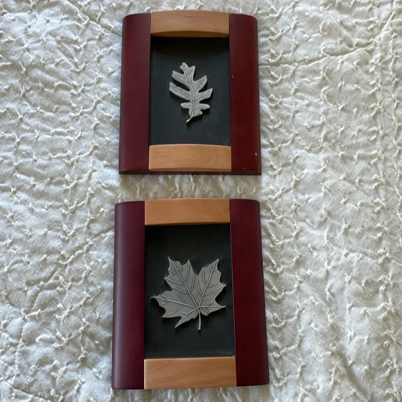 Wendell August. Maple and oak leaves in frames. Bought in 2001. - Picture 1 of 7